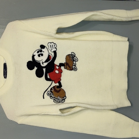 Vintage DISNEY PRODUCTIONS Boucle Roller skating Mickey Sweater size large - Picture 1 of 8